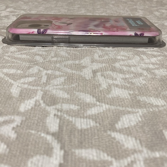 Onn cell phone case for iPhone 14 Pro Max - Picture 6 of 9